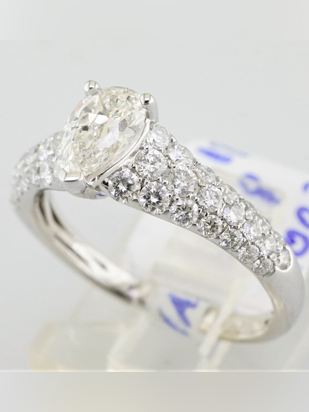 18k white gold GIA certified natural VVS diamond engagement ring